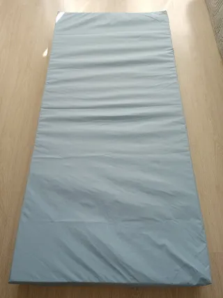 Colchón Poliuretano 90x190 con funda impermeable