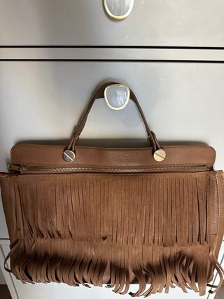 Bolso flecos marrón Stradivarius