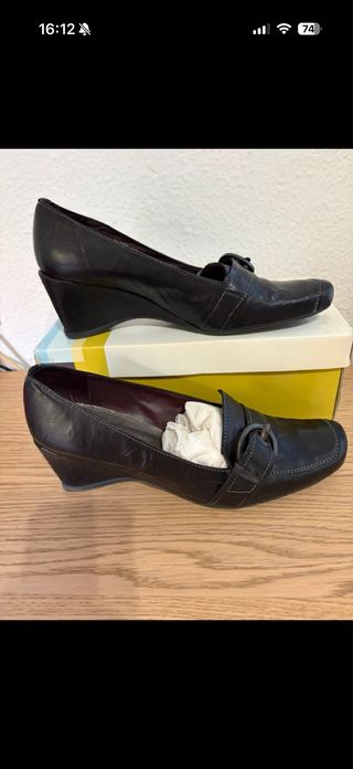 Zapatos de tacón cuña negros mujer
