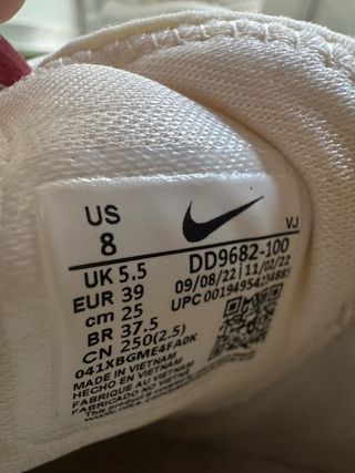 Nike TC 7900 Mujer Talla 39 Beige/Blanco