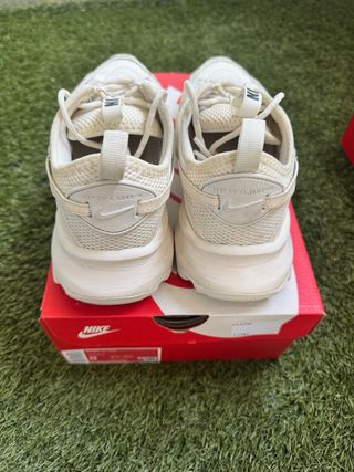 Nike TC 7900 Mujer Talla 39 Beige/Blanco