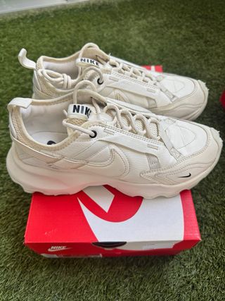 Nike TC 7900 Mujer Talla 39 Beige/Blanco