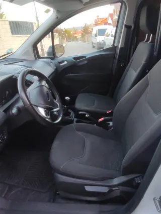 Ford Transit Courier 2020