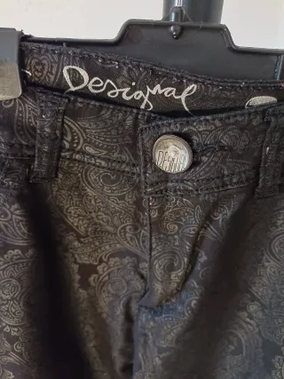 Pantalón Desigual Vintage Estampado Negro