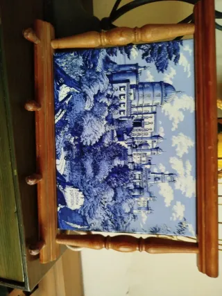 Perchero de pared madera y azulejo Portugal