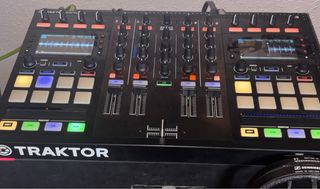 Controladora DJ Traktor S5