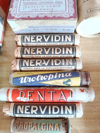 Scatole antiche di medicinali