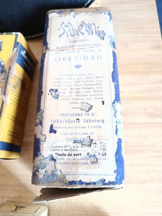 Scatole antiche di medicinali