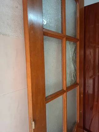 Puerta de madera de roble con cristal