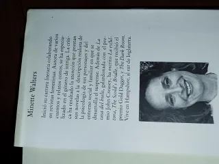 La casa de hielo. Novela. Traducción de Frances...