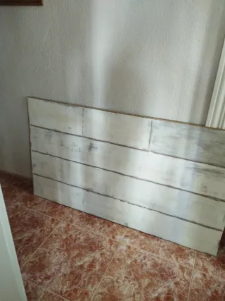 Cabecero de madera estilo rústico