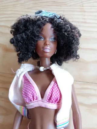 Barbie Christie 2000 Cali Girl in buone condizioni tranne per il gilet, vedere le foto