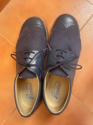 Zapatos de piel azul marino