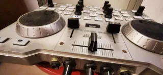 Consola DJ Hercules MK4 Mesa de Mezclas