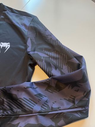 Camiseta UFC Venum Manga Larga