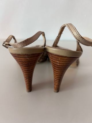 Sandalias Gloria Ortiz tacón peep toe