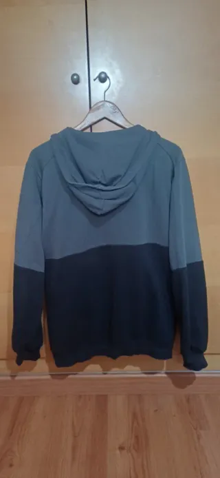 Sudadera Adidas Gris y Negra con Capucha