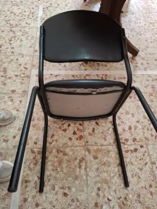 2 Sillas de oficina negras.