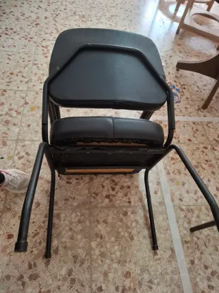 2 Sillas de oficina negras.