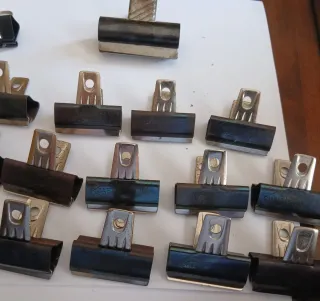 Conjunto pinzas metálicas retro sujetapapeles 1980