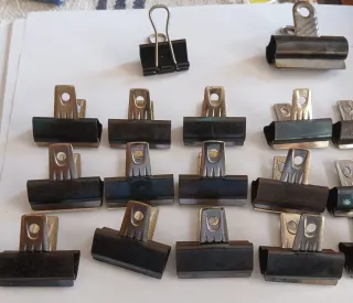 Conjunto pinzas metálicas retro sujetapapeles 1980