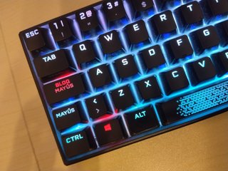 TECLADO CORSAIR K65 RGB MECANICO