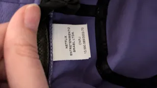 Gorro playero morado de Netflix