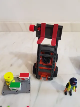 Carretilla elevadora Playmobil con accesorios