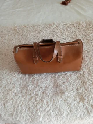 Bolso de cuero marrón