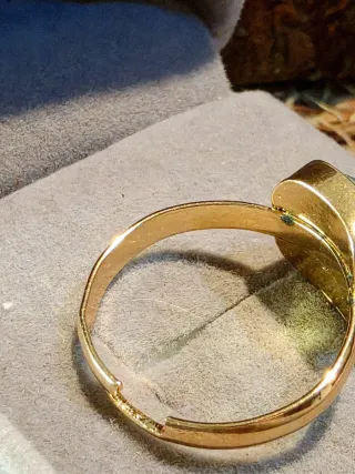 Anillo Ajustable Piedra Verde Baño Oro
