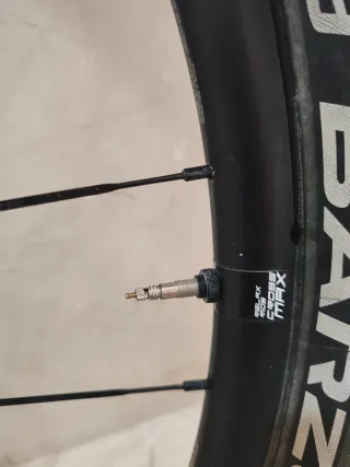 Ruedas Mavic Crossmax 29 Boost disco center look.