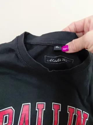 Camiseta Negra con Estampado Baloncesto