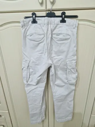 Pantaloni cargo Zara