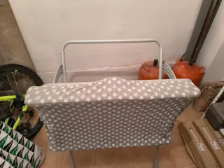 Cambiador plegable con bañera