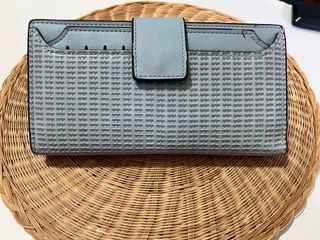 Monedero azul y gris