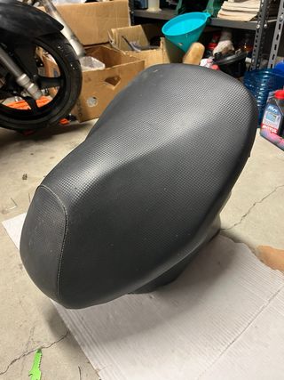 Sella completa Yamaha Aerox 50 con sottosella