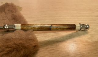 Apagavelas Vintage con mango de madera torneada