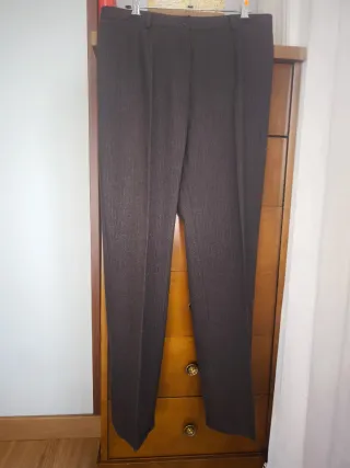 Pantalón de vestir gris talla 44