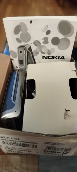 Teléfono Móvil Nokia 2760 Plata/Gris