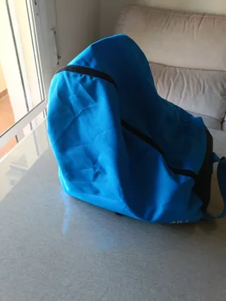 Patines en línea negros con protecciones