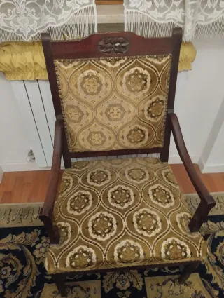 Coppia poltrone antiche imbottite