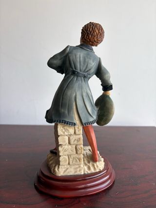 Figura chico con sombrero