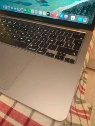 MacBook Pro 2020 i7/16GB RAM/512 SSD