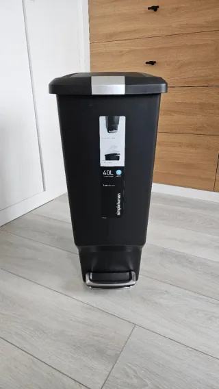 Cubo basura estrecho con pedal Simplehuman 40L