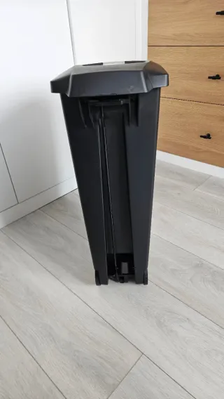 Cubo basura estrecho con pedal Simplehuman 40L