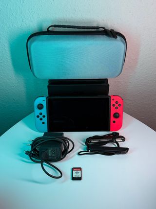 Nintendo Switch + Gioco FIFA + custodia