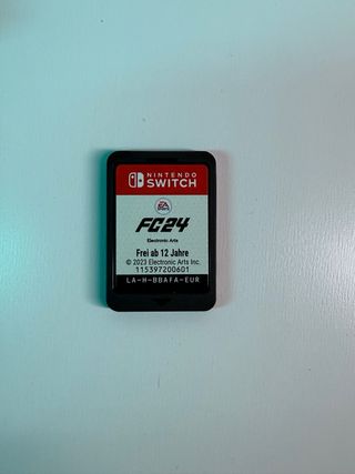 Nintendo Switch + Gioco FIFA + custodia