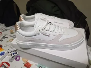 Calvin Klein Zapatillas Blancas y Doradas Talla 41