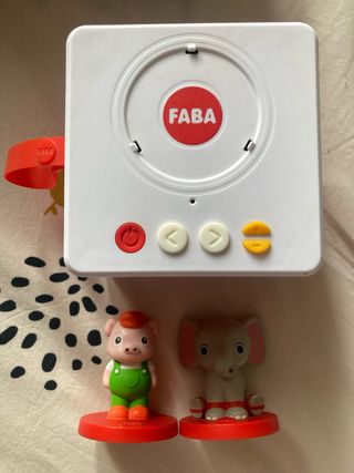 Reproductor FABA + figuras Elefante y Cerdito