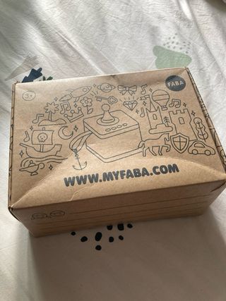 Reproductor FABA + figuras Elefante y Cerdito